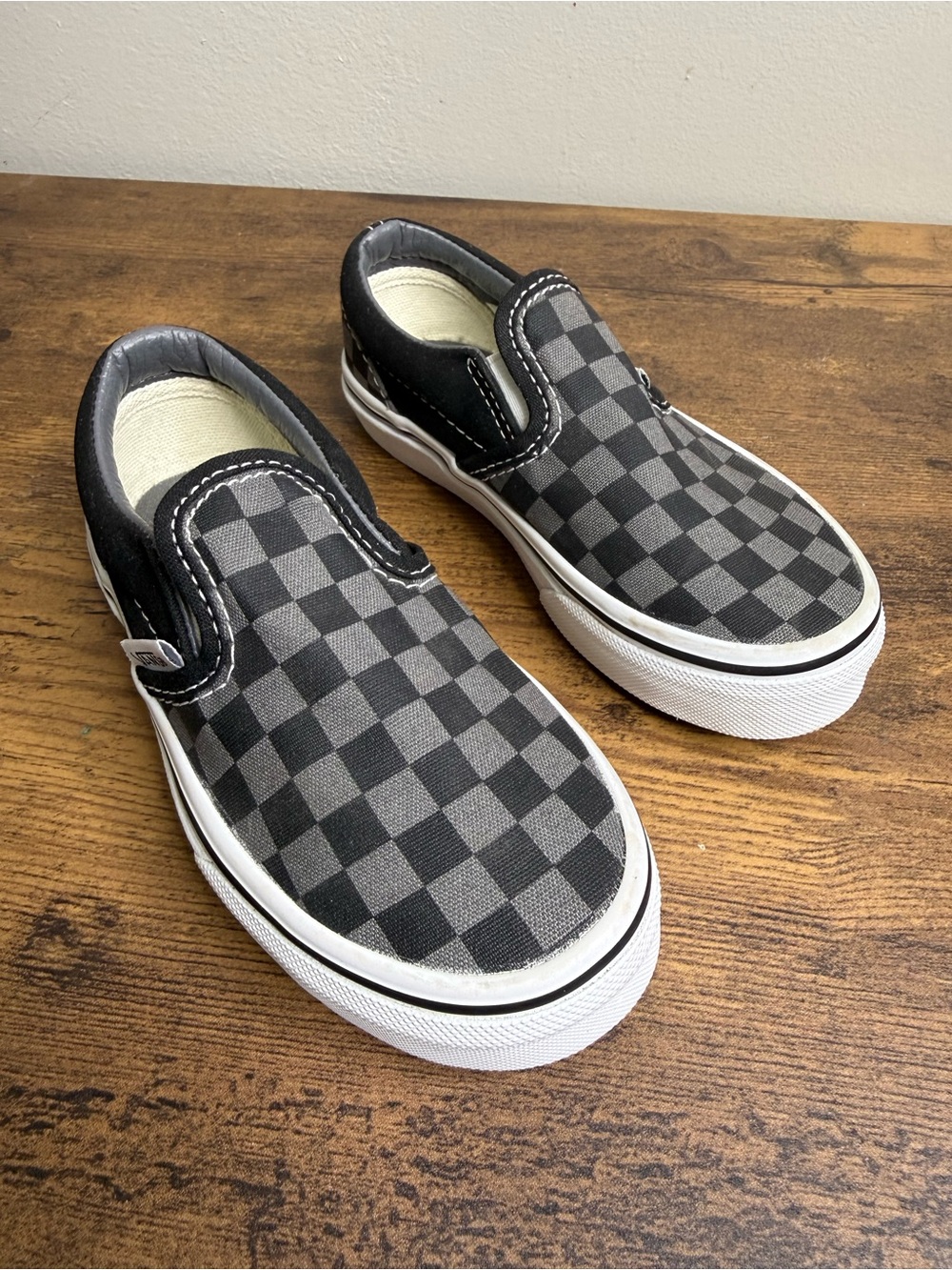 EUC Vans Kids Classic Slip-On Checkerboard Shoe - Black/Gray Size 11